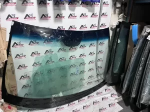 شیشه جلو آزرا 2008